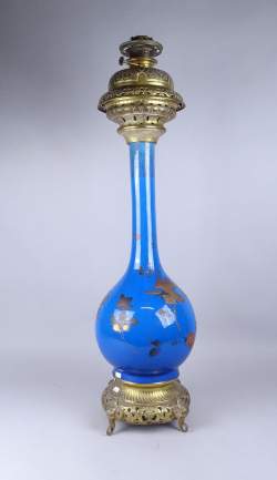 Asiatique: Lampe à pétrole en porcelaine Japonaise bleue rehauts d'or cuivre et