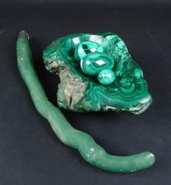 Objet: Vide-poches en malachite brute et polie 3kg520 et malachite en stalactite