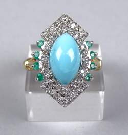 Bijou: Bague en or jaune et blanc 14K sertie d'une turquoise entourée de diamant