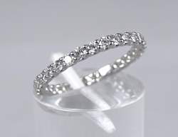 Bijou: Bague/ alliance américaine en or blanc 18K sertie de diamants pour 0,89ct