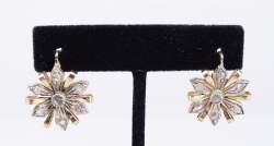 Bijou: Paire de boucles d'oreilles en or jaune 12K et argent serties de diamants