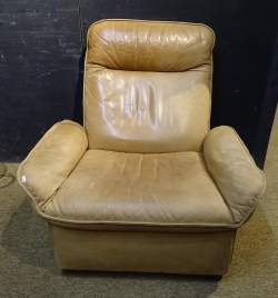 Meuble Fauteuil vintage en cuir DE SEDE modèle DS49