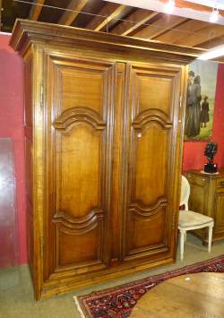 Meuble: Armoire Louis XIV en chêne 18eS