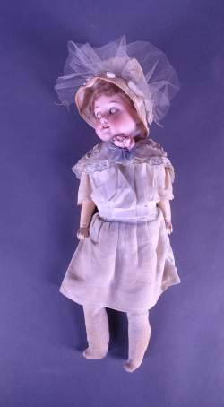 Doll: Poupée Armand Marseille 390 tête porcelaine Doll: Poupée Armand Marseille 390 tête porcelaine