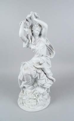 Sculpture: Biscuit -Jeune femme aux deux Amours- dans le goût de CARRIER-BELLEUS Sculpture: Biscuit -Jeune femme aux deux Amours- dans le goût de CARRIER-BELLEUS
