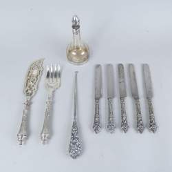 Argenterie : (9pcs) vase en cristal guilloché et monture en argent + argent fourré