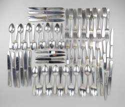 Argenterie : Lot de couverts (66pcs) en argent poinçon 835 WOLFERS + 21 cout manches en argent fourré
