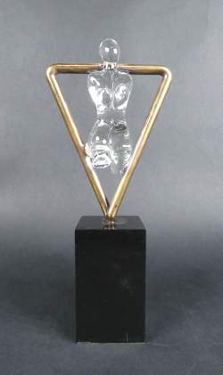 Verrerie : Sculpture en verre possible Murano - femme nue dans un triangle -