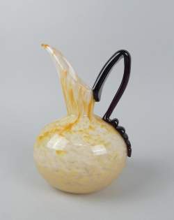 Verrerie : Pichet à anse en verre signé SCHNEIDER Charles Verrerie : Pichet à anse en verre signé SCHNEIDER Charles