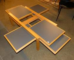 Meuble : Table basse / table à café (usures d'usages) modulable à 6 plateaux coulissants estampillé VUARNESSON Bernard Meuble : Table basse / table à café (usures d'usages) modulable à 6 plateaux coulissants estampillé VUARNESSON Bernard