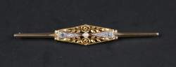 Bijou : Broche barrette en or jaune 18K sertie d'éclats de dimants et d'une petite perle