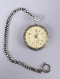 Bijou : Montre de gousset - L'heure nationale Belge - cuvette ext aux 9 provinces F.E. ROSKOPF en métal argenté mvt à remontoir (En état)