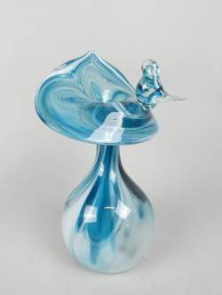 Verrerie: Vase en verre soufflé à l'oiseau cachet RGH sous la base Romische Glas