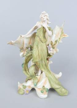 Céramique: Coupe en porcelaine émaillée polychrome (pt ecl) -femme accoudée à un