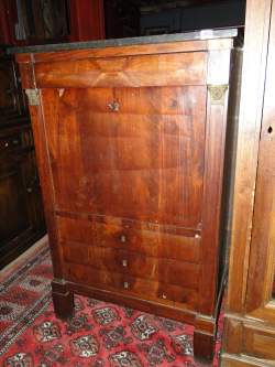 Secrétaire Empire droit en acajou 3T + 1T en doucine 1 abattant colonnes plates Secrétaire Empire droit en acajou 3T + 1T en doucine 1 abattant colonnes plates