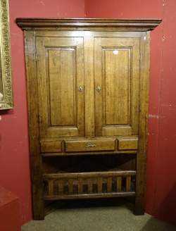 Meuble: Bury de coin en chêne fin 18e-déb 19eS Meuble: Bury de coin en chêne fin 18e-déb 19eS