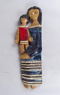 Sculpture: Bas relief en grès polychrome -vierge à l'enfant- cachet au dos 47x15