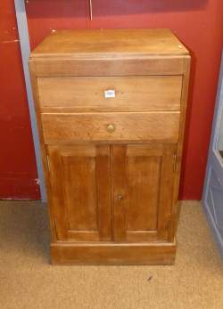 Meuble : Meuble de rangement en chêne