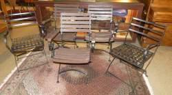 Meuble : mobilier de jardin (usure d'usage) (5pcs) : 3 fauteuils pliables en fer forgé et bois + 2 fauteuils en fer forgé
