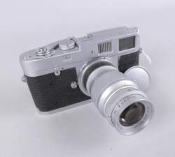 Objet : Appareil photo Leica M1 num 1102274 Ernst Leitz (non testé) circa 1964 avec objectif Elmar 1 : 4.5 F=9CM