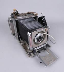 Objet : Chambre Photographique Linhof Technika 4x5 circa 1960 avec objectif Scheinder Kreuznach Angulon 1 : 6 , 8/90mm et Voigtlander Lanthar 1 : 4.5/15cm + divers