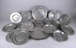Objet : Assiettes anciennes et plats en étain (33) divers poinçons de maître 17 , 18 et 19eS