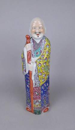 Asiatique : Personnage en porcelaine de Chine aux émaux - Dieu de la longévité Shou - marque Zhu Mao Ji Zao 1re moitié 20eS