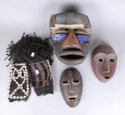 Africain : Masques (4pcs) dont : 1 Dan Guéré (Côte d'Ivoire) , 1 Dogon (Mali) , 1 Ituri Congo.
