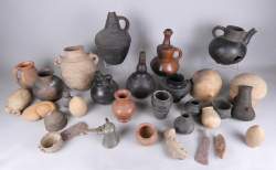 Africain : Important lot de poteries , ethnographies diverses