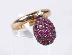 Bijou: Bague en or jaune 18K et argent sertie de rubis pour env. 4,68cts et d'un