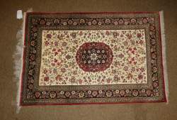 Tapis d'Orient noué main GHOUM soie