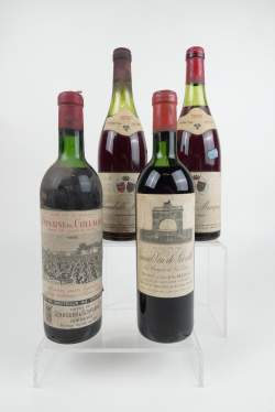 Vin : 4 bouteilles : 2 Chambolle Musigny 1976 (1 niv leg bas) , 1 Grand Vin de Leoville 1962 (niv mi - épaule) , 1 Domaine de Chevalier 1966 (niv mi - épaule)