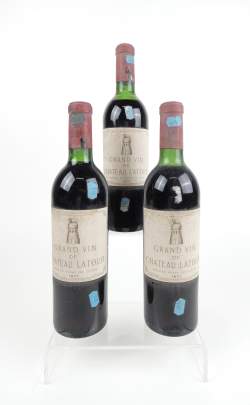 Vin : 3 bouteilles Grand vin de Château Latour 1971 1er Grand Cru Classé , 1 niveau mi - épaule