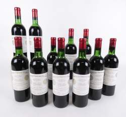 Vin : 11 bouteilles de Château Cheval Blanc Saint Emilion 1967 1er Grand Cru Classé , 2 niveaux mi - épaule , 1 capsule abîmée
