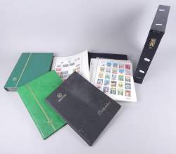 Collection de timbres : faciale belge + oblitérés de divers pays (dans 5 albums et 1 enveloppe)