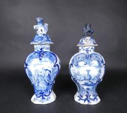 Céramique : 2 potiches couvertes DELFT en faïence 18eS (ds l'état)