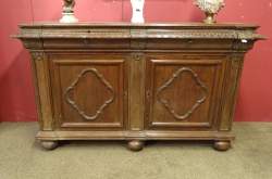 Meuble: Dresse renaissance en chêne 17eS