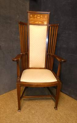 Meuble : Fauteuil - Windsor - attribué à SHAPLAND & PETTER Art & Craft / Nouveau en acajou et marqueterie circa 1900 (rest d'usage)