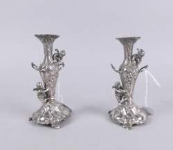 Argenterie : Paire de vases avec angelots poinçon 800