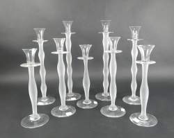Verrerie : ORREFORS Sweden : Suite de 9 bougeoirs en verre incolore en partie maté (2 avec éclat)