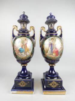 Céramique : Importante paire de cassolettes attribué à Royal Vienne en porcelaine fin 19eS