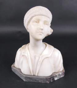 Sculpture : Buste en albâtre - jeune femme - signé TREFOLONI A