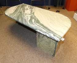 Meuble : Table basse en marbre