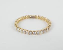 Bijou: Bague en or jaune 18K sertie de 32 diamants pour env.0,94cts P: 1,1g TDD: