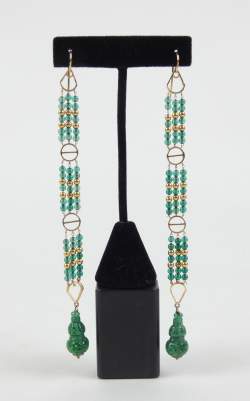 Bijou: Paire de boucles d'oreilles en or jaune 18K sertie decalcédoine Pbrut: 19