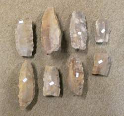 Objet : 8 Silex taillés : nucleus / livres de beurre Néolithique provenance ABILLY Indre - Loire France