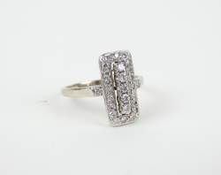 Bijou : Bague en or blanc 18K sertie de 27 diamants