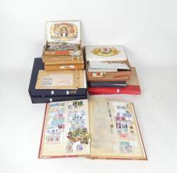 Collection : Lot de timbres majoritairement Belges neufs + quelques oblitérés + FDC + CM + Thématique dont éléphant