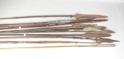 Africain : Lot de lances d'ethnographies diverses (+/ - 10pcs)