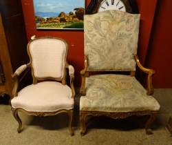 Meuble: (2) cabriolet Louis XV 18eS, fauteuil de style a/ tapisserie